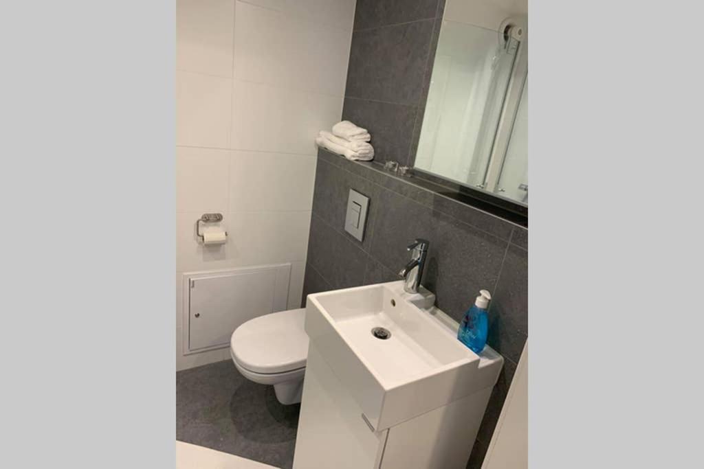 Nyrenoverat Kaellarlaegenhet Apartment Ljungskile Bagian luar foto