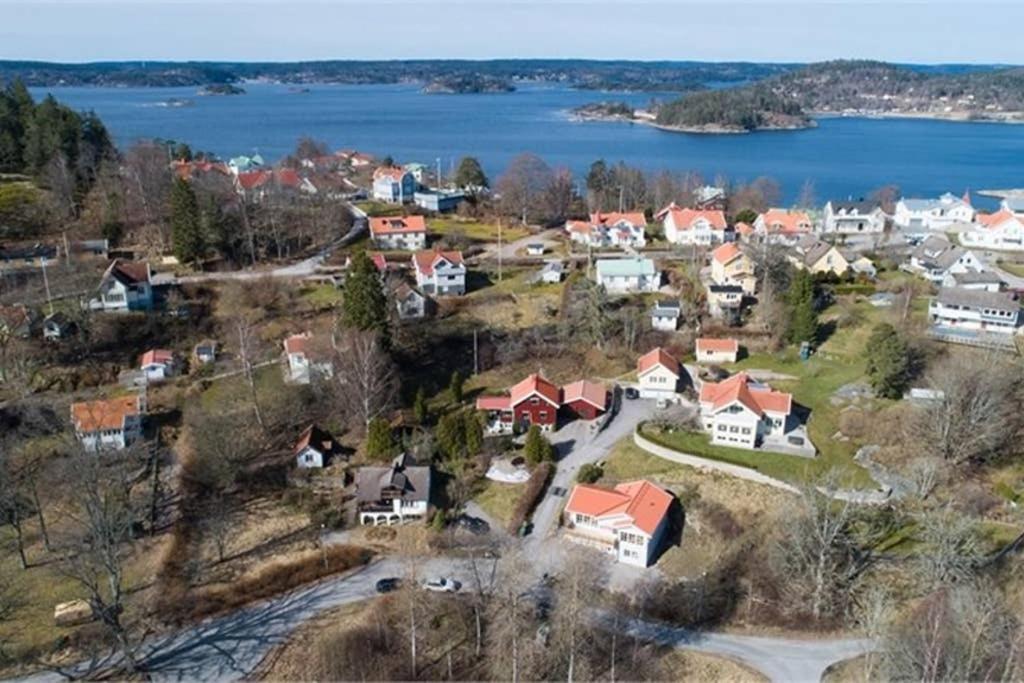 Nyrenoverat Kaellarlaegenhet Apartment Ljungskile Bagian luar foto