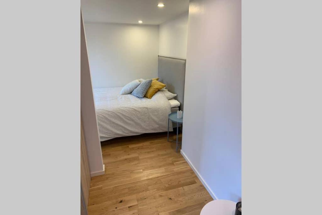 Nyrenoverat Kaellarlaegenhet Apartment Ljungskile Bagian luar foto
